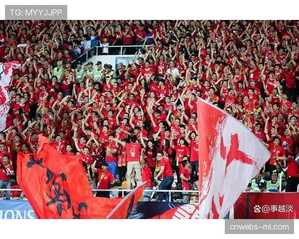 现场花絮：武汉主场球迷巨型TIFO致敬俱乐部成立二十周年